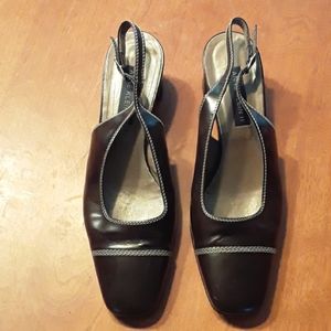 Women's dress shoes